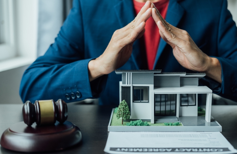 real estate lawyer
